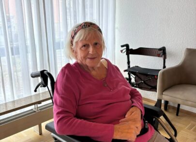 Bewohnerin im Rollstuhl Bewohnerin im Rollstuhl